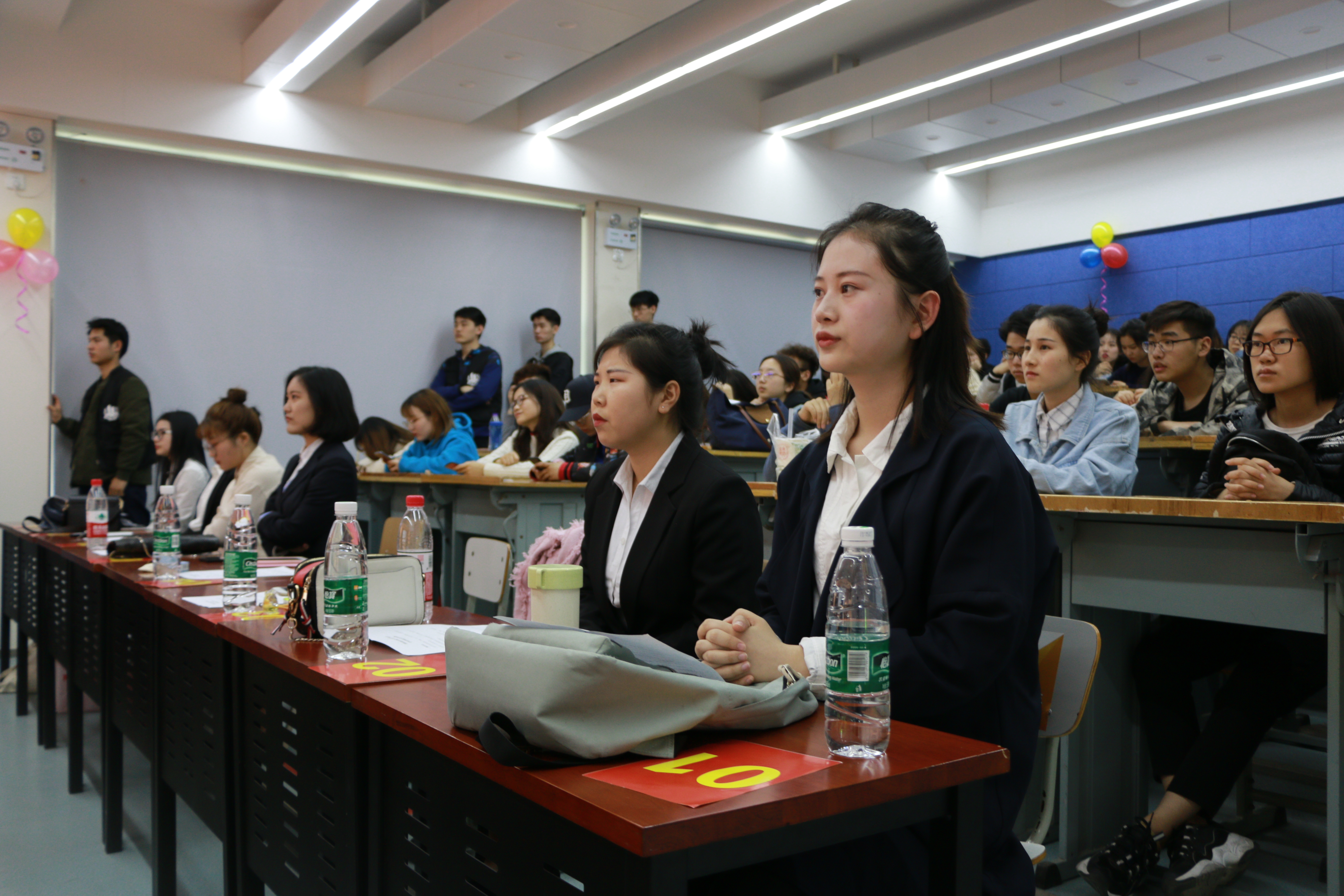 国际教育学院举办2019年"学子楷模"评选暨"十佳毕业生"推选答辩会